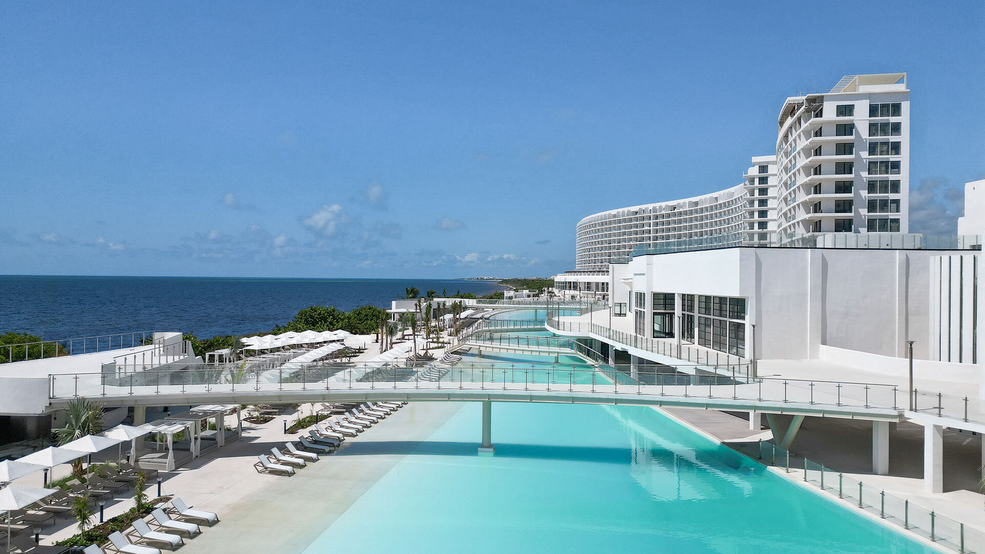 Ava Resort Crystal Lagoon saltwater pool in Cancún, Mexico