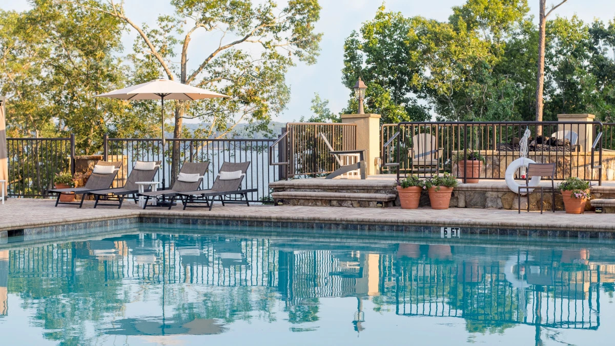 Lanier Islands Legacy Lodge saltwater pool in Buford, United States