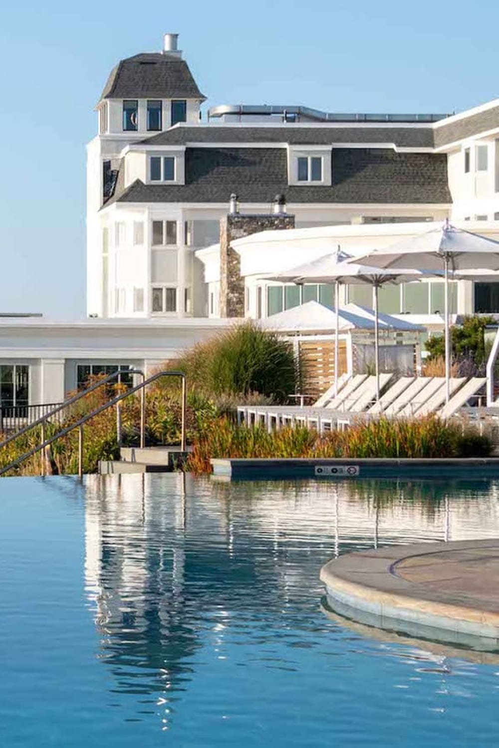 Cliff House Maine, a saltwater pool in Cape Neddick, Maine, United States