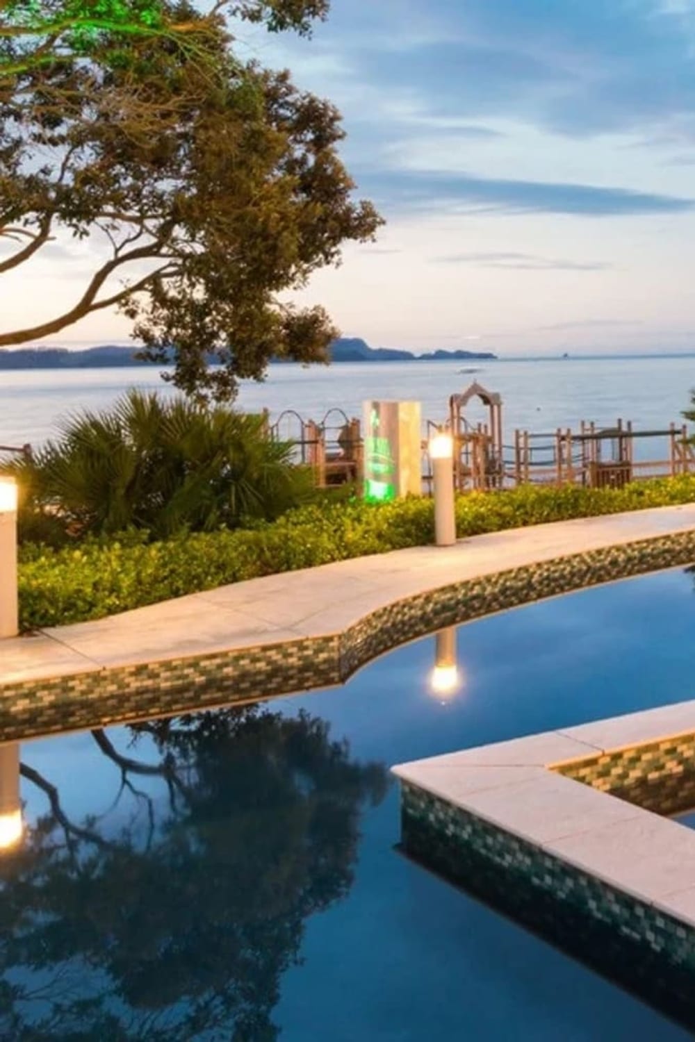 Paihia Beach Resort, a saltwater pool in Paihia, Northland, New Zealand